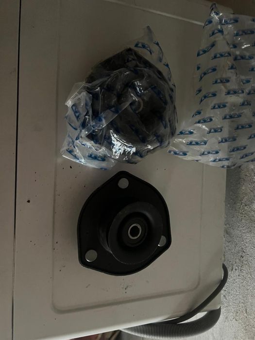 Продам люстры на пнвмоболоны ЛексусRX350