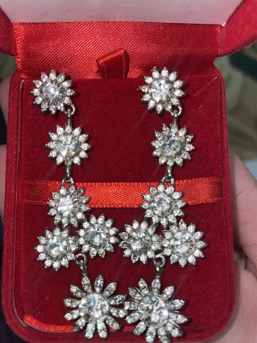 Сырға сатылады упаковкасымен