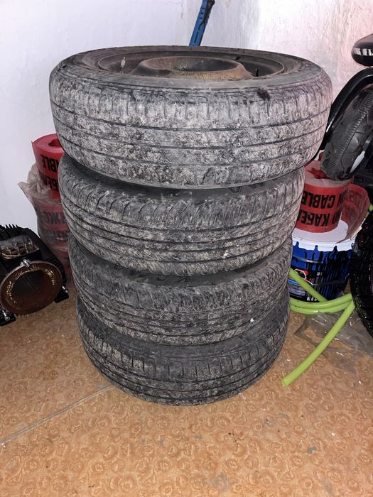 Продам шины с дисками б/у R14