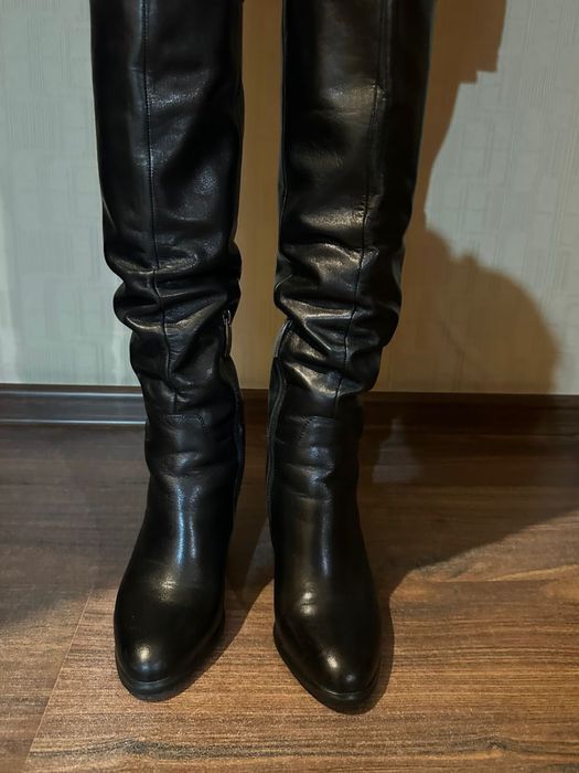 Продам зимние сапоги