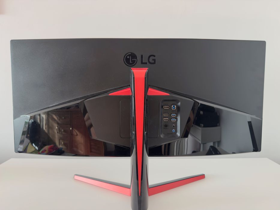 Monitor Gaming LG 34UC79G - 34'' 21:9 UltraWide 144 Hz 1080p