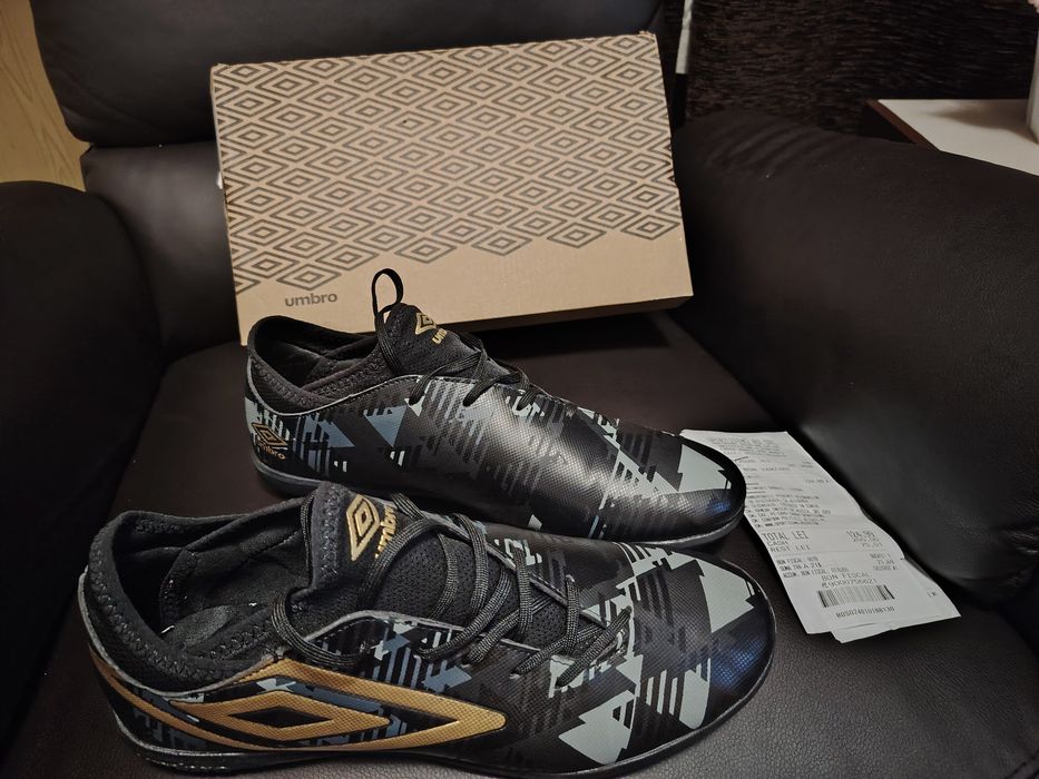 Ghete fotbal - Sintetic Umbro