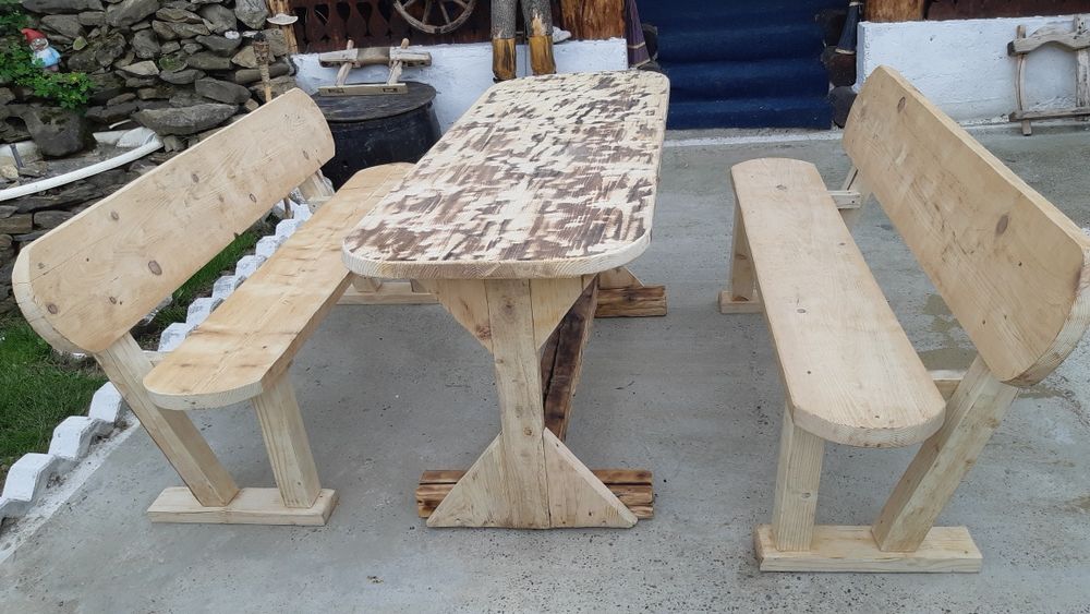 Mobilier rustic de curte