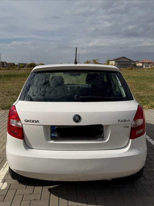 SKODA Fabia 2013 — imagine 3