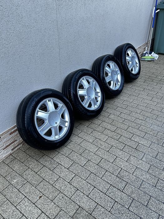Vand 4 jante cu anvelope 450 lei