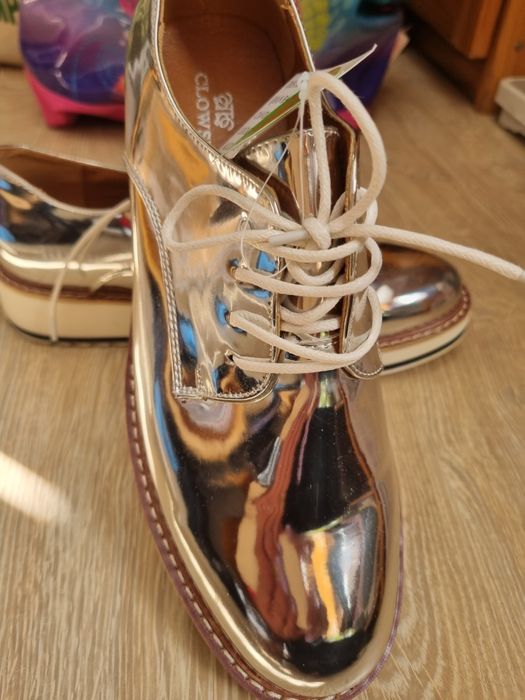 Нови дамски обувки