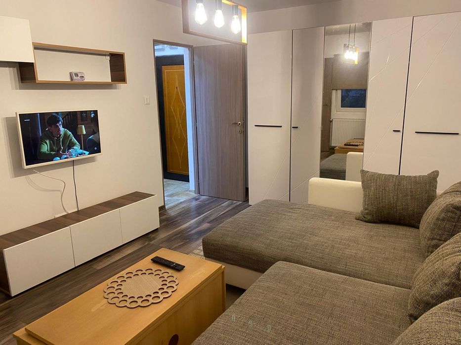 Închiriez garsoniera în Reșița zona Renk  pe termen lung tel zero 746noua88299