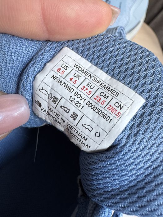 The north face кроссовки.