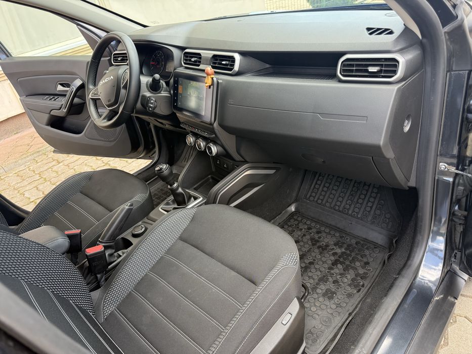 DACIA DUSTER 4 x 4 benzina 150 cp climatronic camera 360 navi jenti full