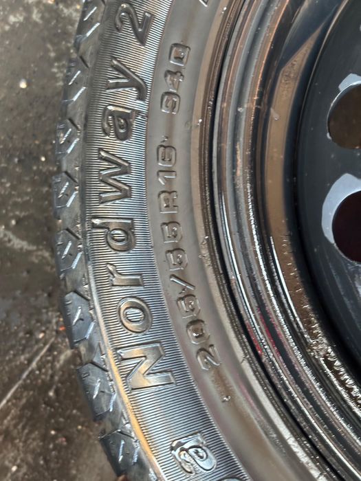 Продам диски 16 радиуса и зимние резины