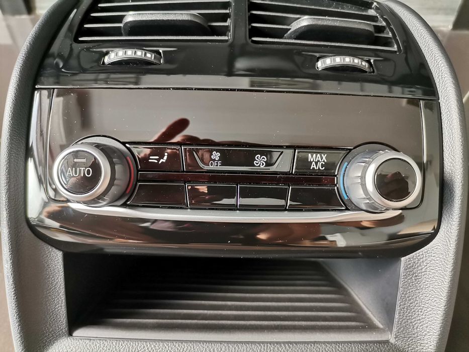 Заден Панел Управление Климатик Въздуховод  Клапи BMW G30 G31 G32 F90