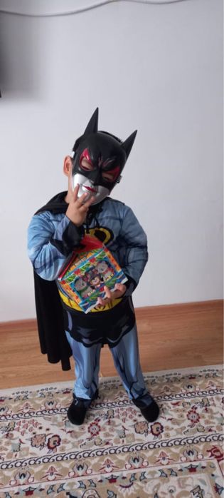 Продам крстюм Бэтмена 5-7 лет