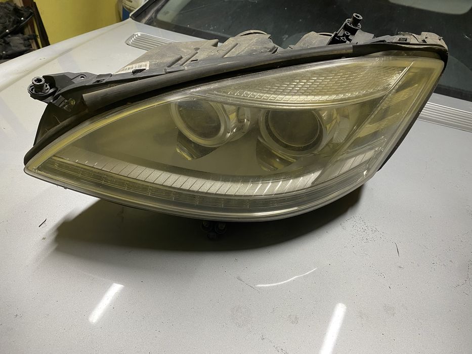 Far St Mercedes S W221 Facelift volan stanga Pret 3000 lei