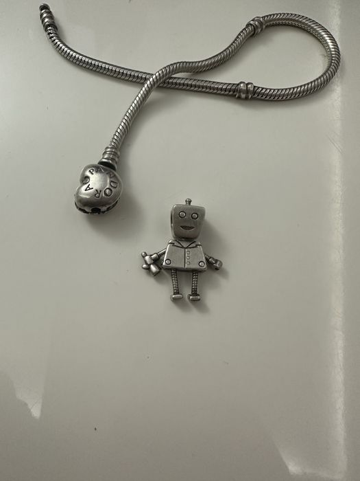 Charm Pandora fetita robotel