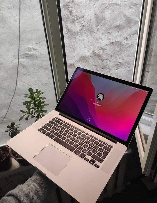 Apple MacBook PRO 15"/ 16/512. В отличном состояние.