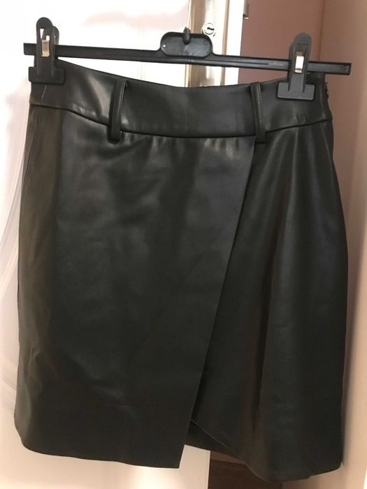 НОВА кожена пола LeGer About You