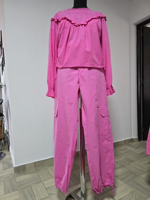 Pantaloni fucsia, model cu buzunare laterale