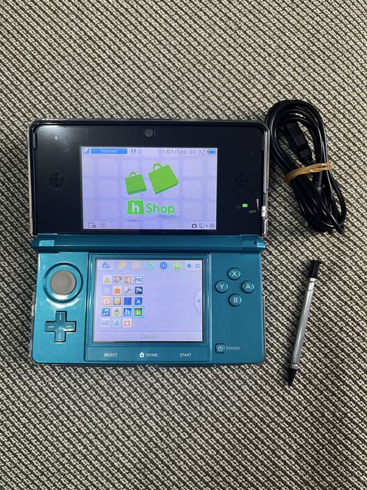 3DS modat cu card de 64 GB