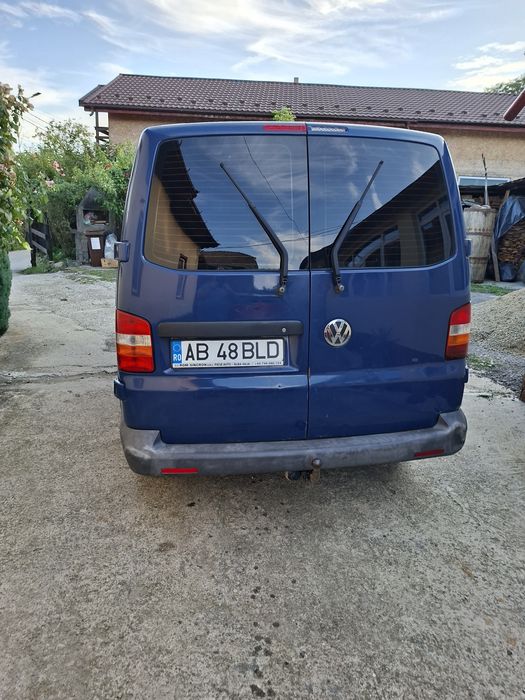 Vind t 5 motor 1.9 din 2008 are acte valabile are AC geamuri electrice