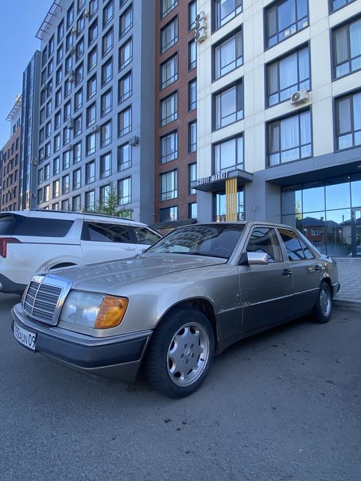 Продам машину Мерседес W124