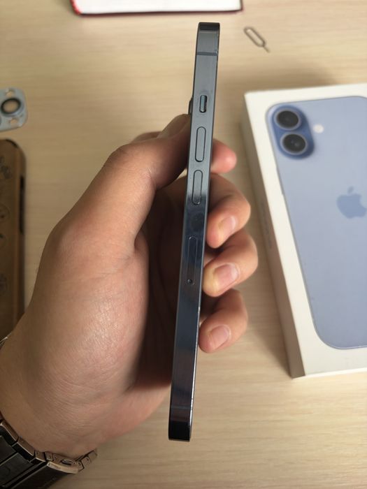 Продаю Iphone 13pro