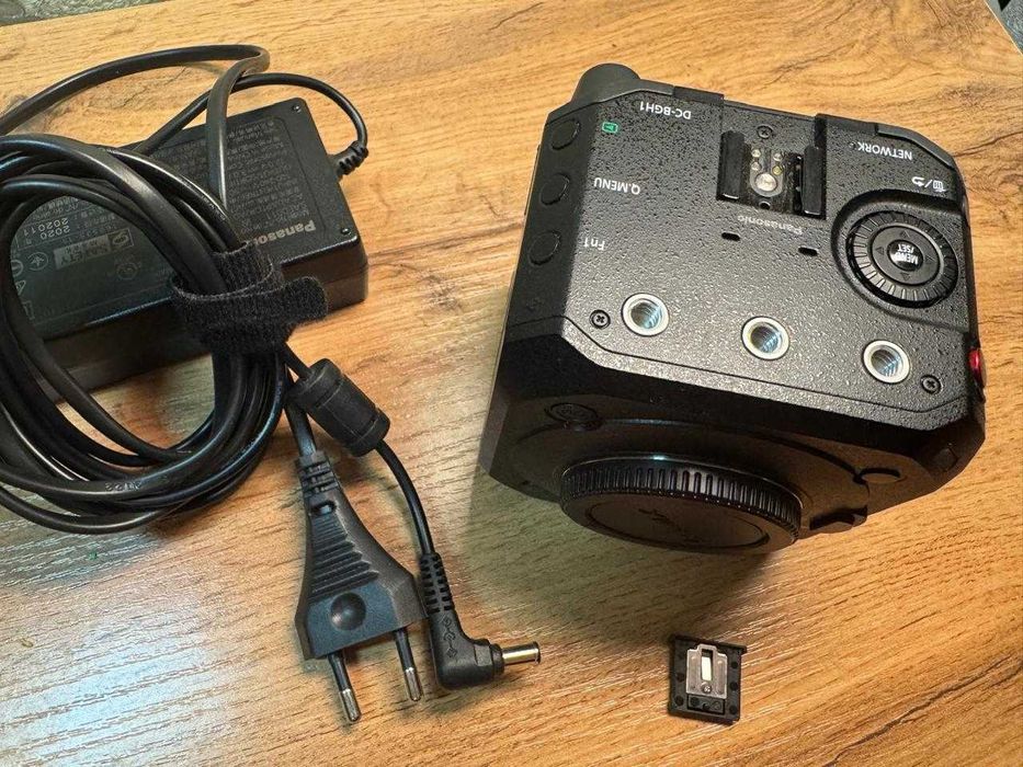 Видеокамера Panasonic Lumix BGH-1