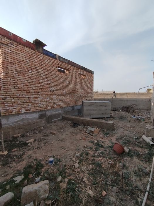 Уй сотилади Курулиши тугалланмаган!