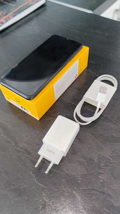 Realme C21 4 GB , 64 GB памет. 5000 mAh.