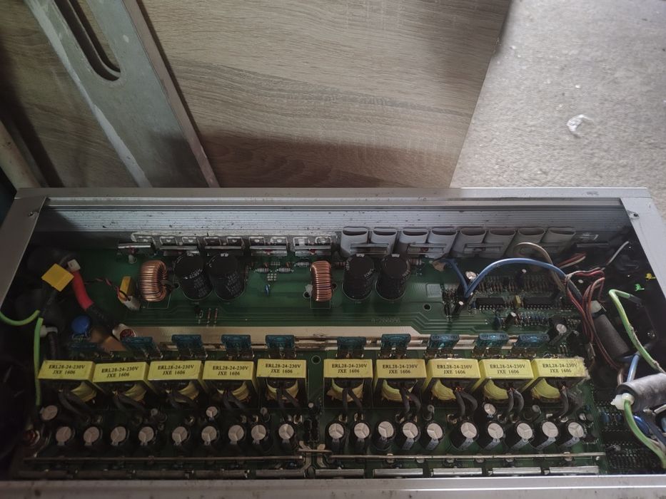 Invertor 24v 230