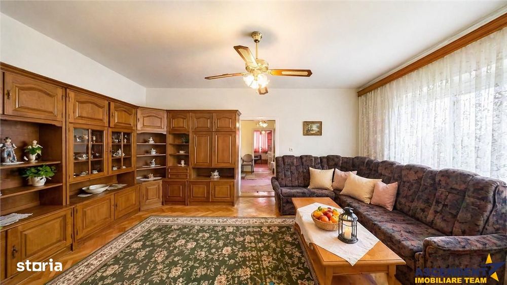 Casa cu spatiu comercial, 1.000mp teren anexe, areal Central, Reghin