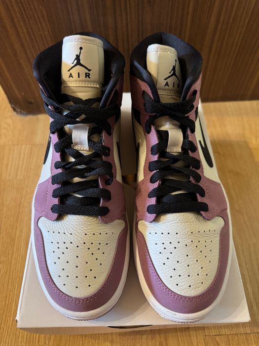 Nike Air Jordan 1 Mid “Mulberry”