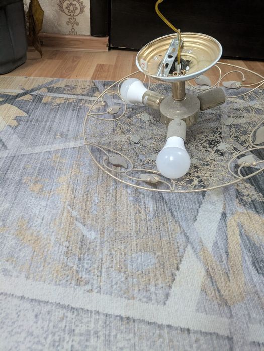 Люстра продается