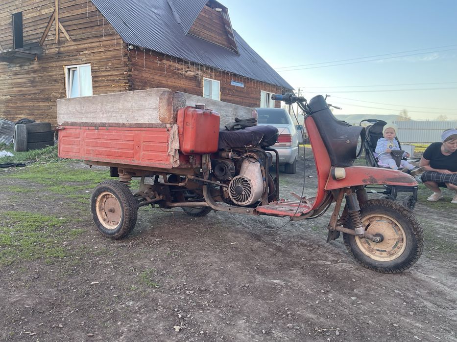 Мотоцикл муравей на ходу