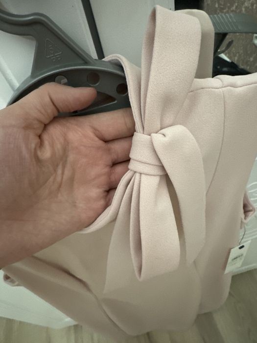 Продается новое платье с этикеткой CALVIN KLEIN