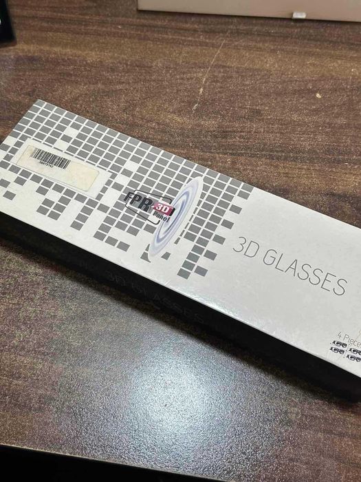 Продавам комплект 3D очила