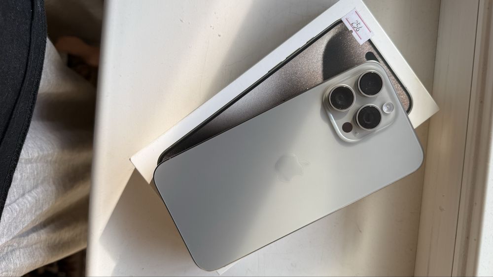 Iphone 15 pro max 256 гб    В идеальтном состояний