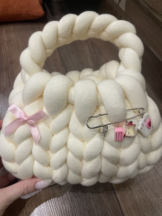 Дамска плетена чанта с безопасна игла