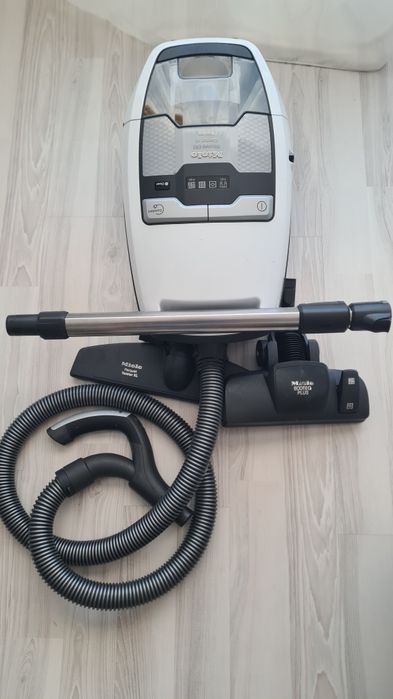 Aspirator miele in stare foarte buna.