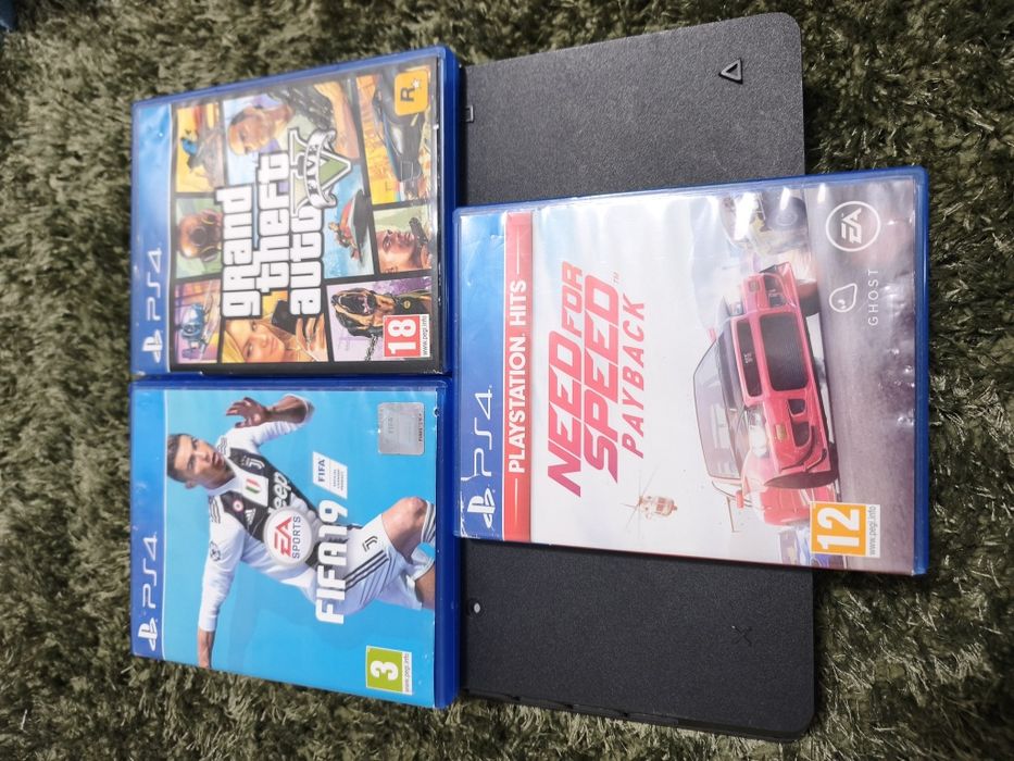 PlayStation 4 Slim