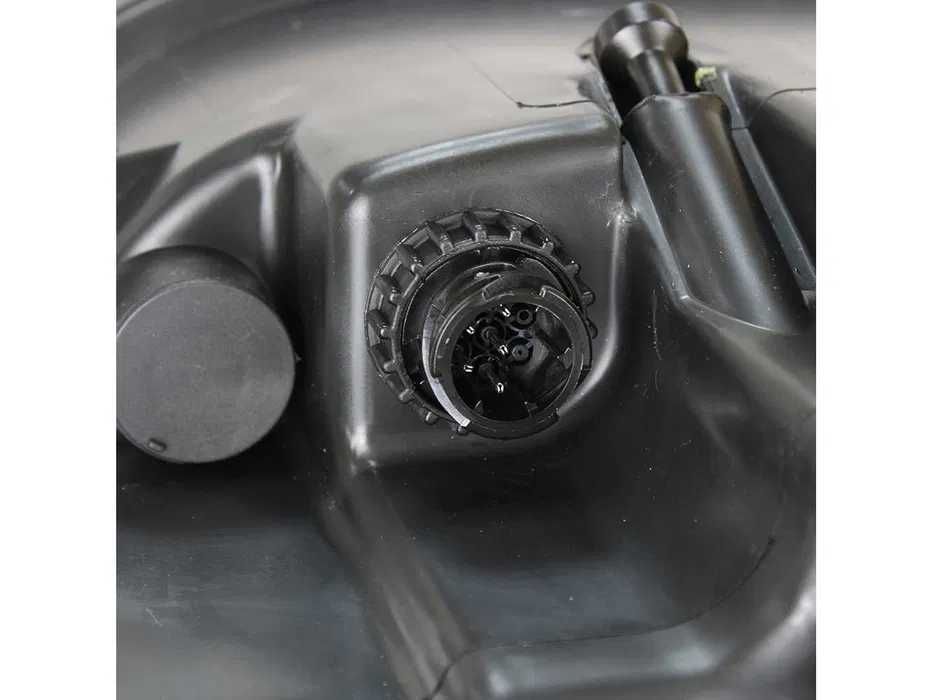 Фарове Фар за Мерцедес Актрос МП2 / MERCEDES ACTROS/ MP2 / 2004 - 2008