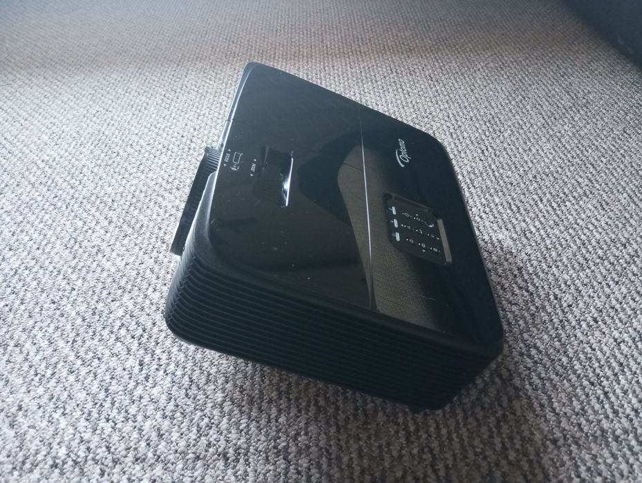 Video proiector Optoma + ecran proiecție 200 x 200 cm