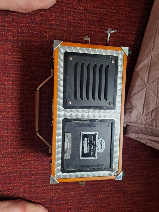 Radio alarm clock retro