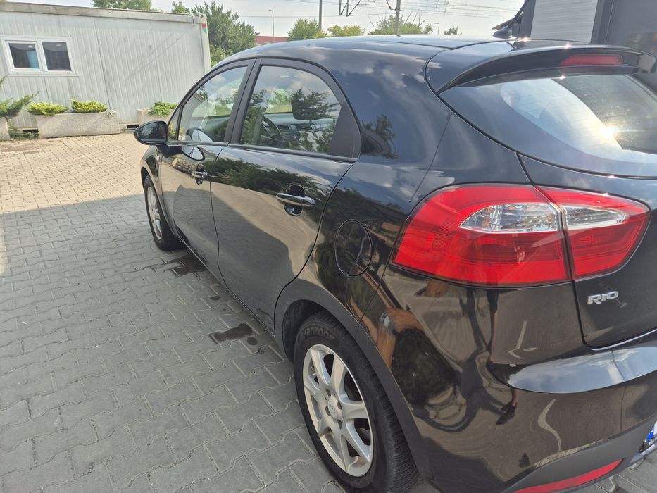 KIA Rio 2012 — imagine 2