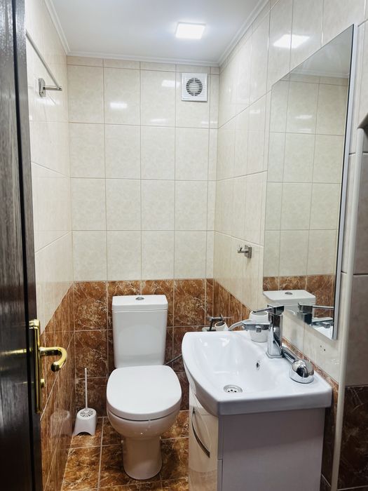 Продава се Тристаен апартамент в Варна, Гръцка махала - 100 кв.м за 2550 €/кв.м - Снимка #6
