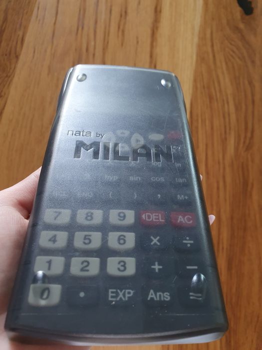Calculator științific Milan M240