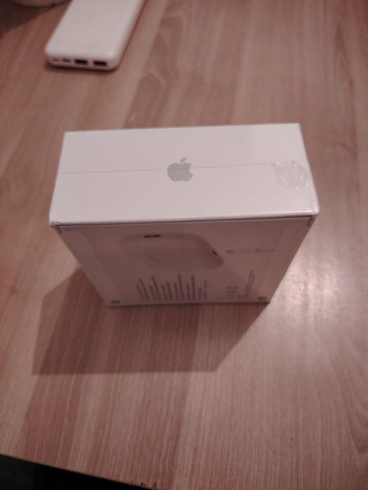 Продам наушники Airpods pro