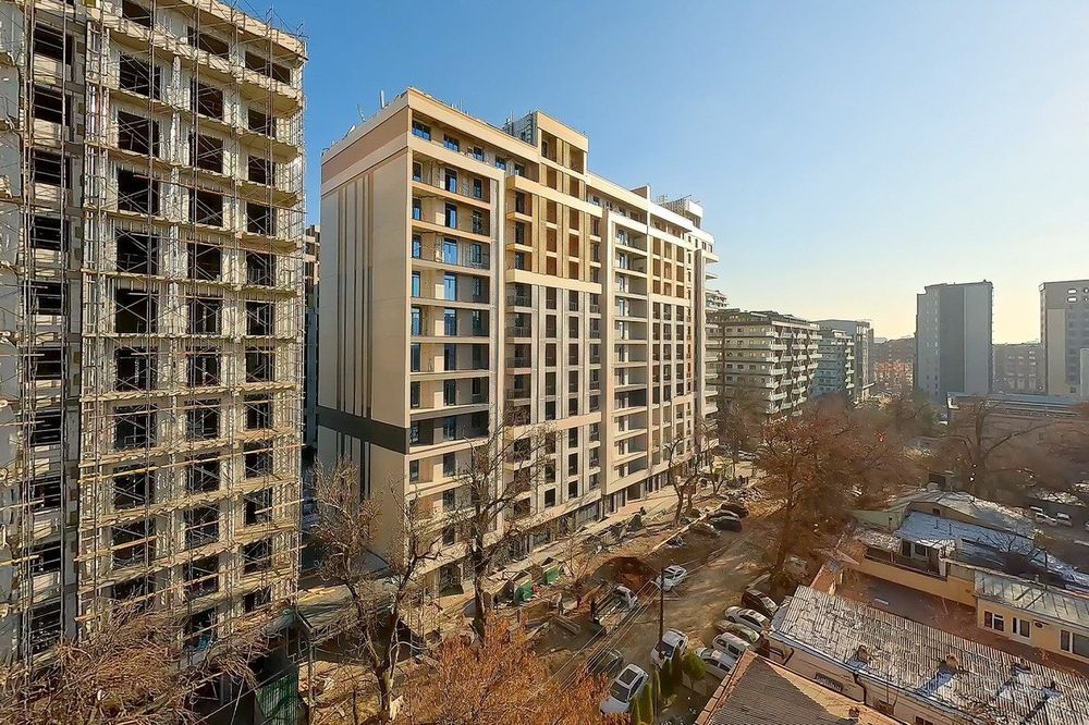 Продается 2х комнатная квартира жк Империал слуб сити В2-блок Алайский