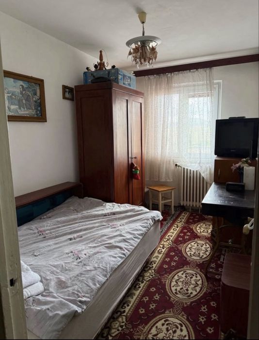 Vand apartament cu 3 camere