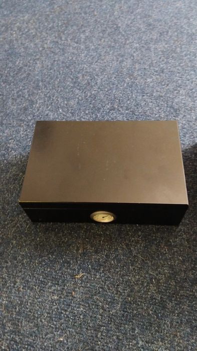 Хумидор за пури и пурети