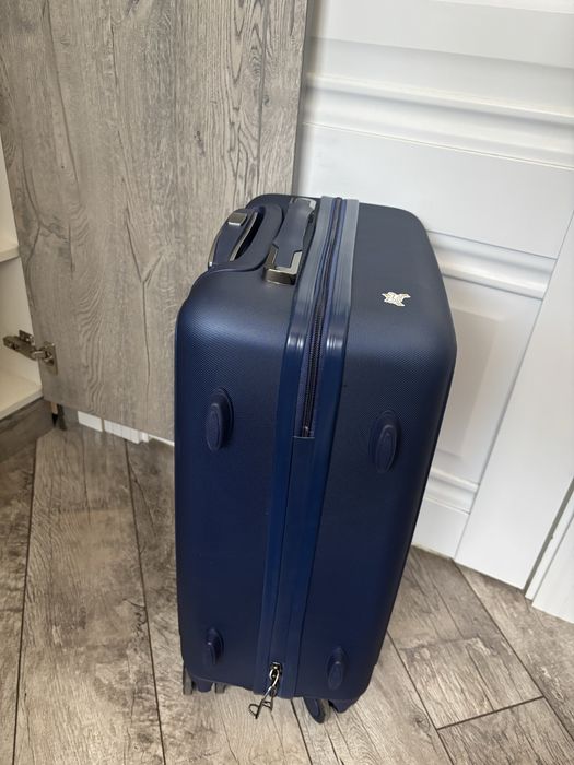 Маленький чемодан б/у